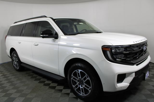 2025 Ford Expedition MAX Base photo 2