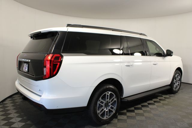 2025 Ford Expedition MAX Base photo 3