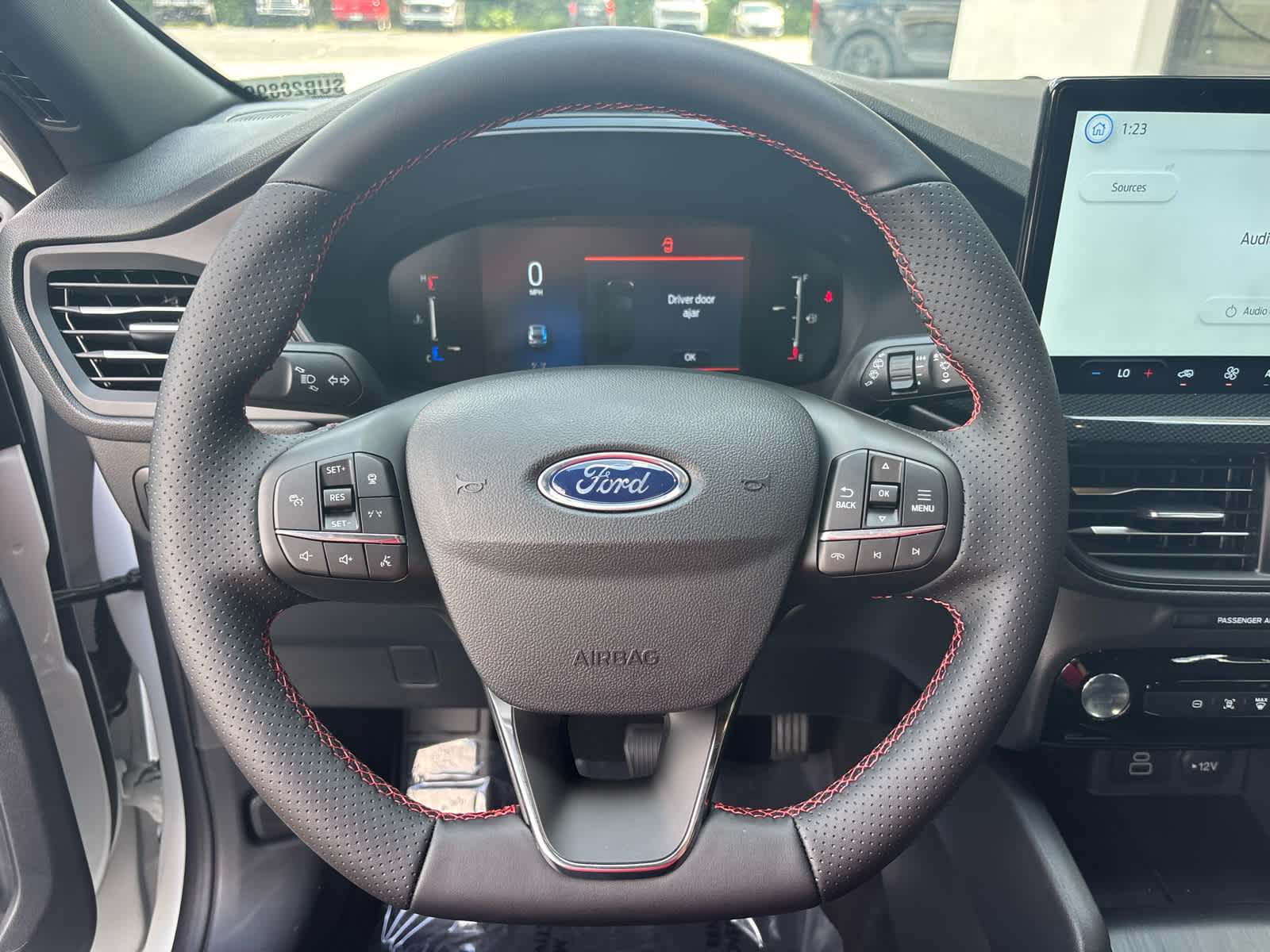 2025 Ford Escape Hybrid ST-Line photo 9