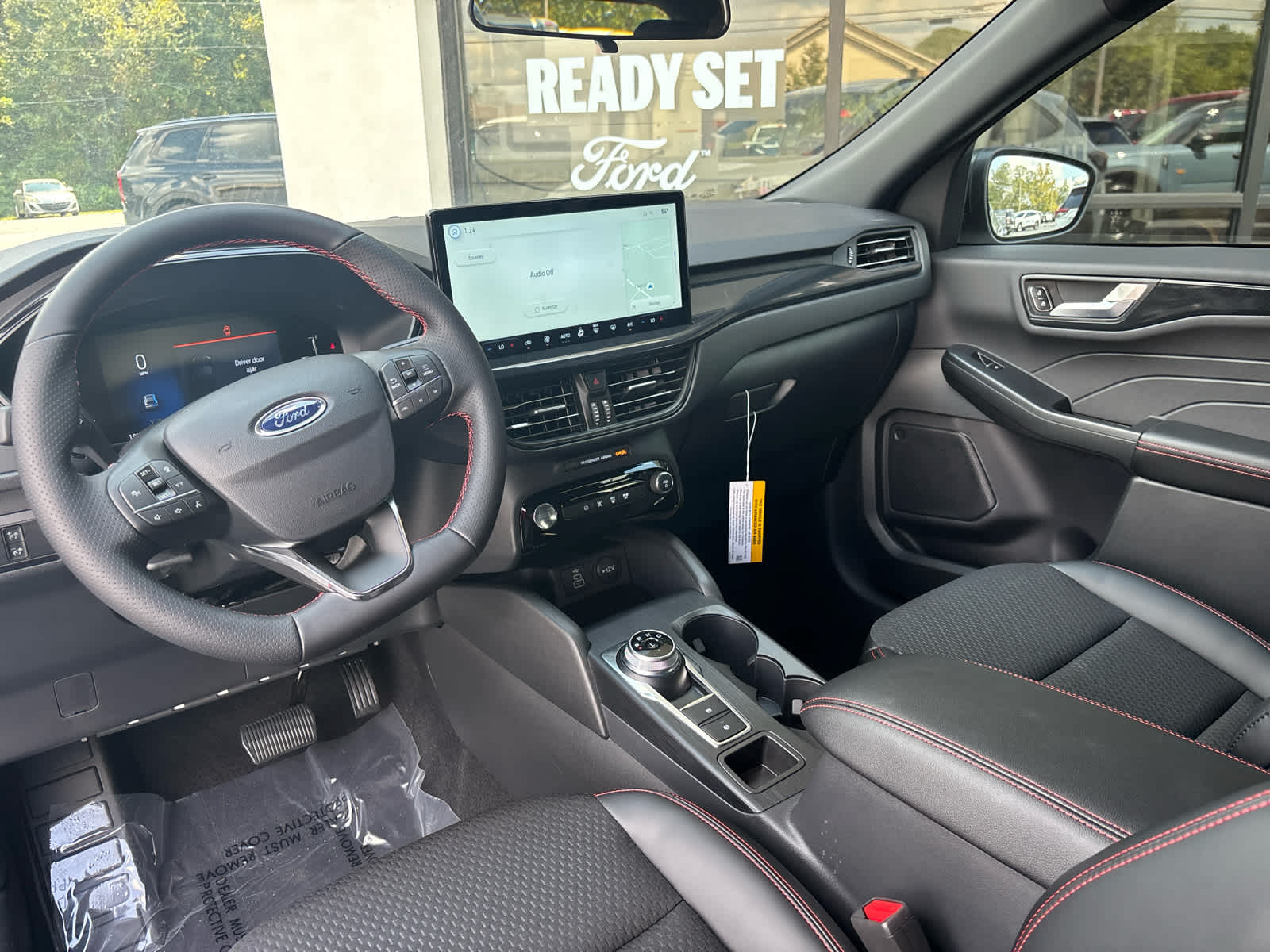 2025 Ford Escape Hybrid ST-Line photo 14