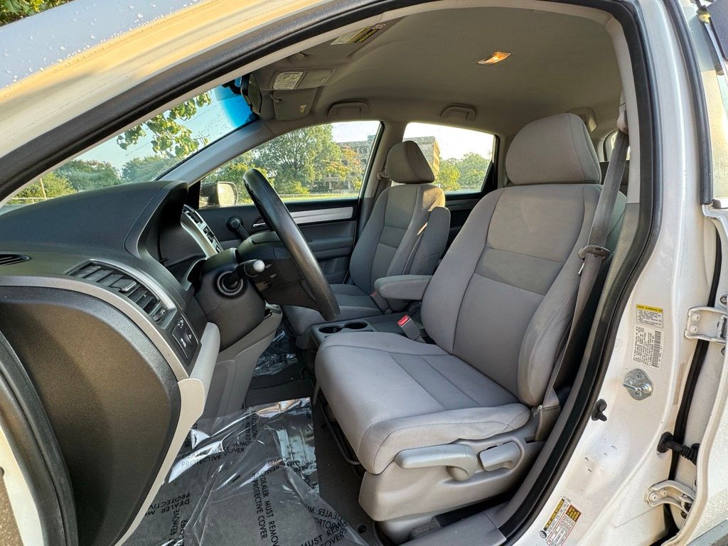 2010 Honda CR-V LX photo 14