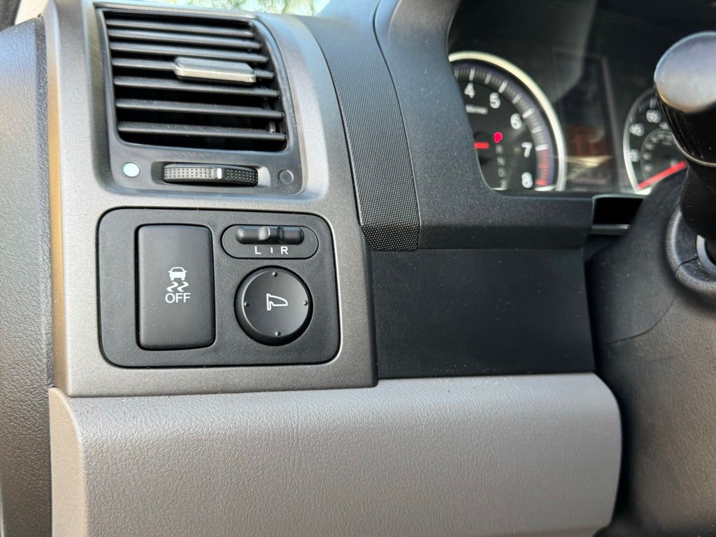 2010 Honda CR-V LX photo 16