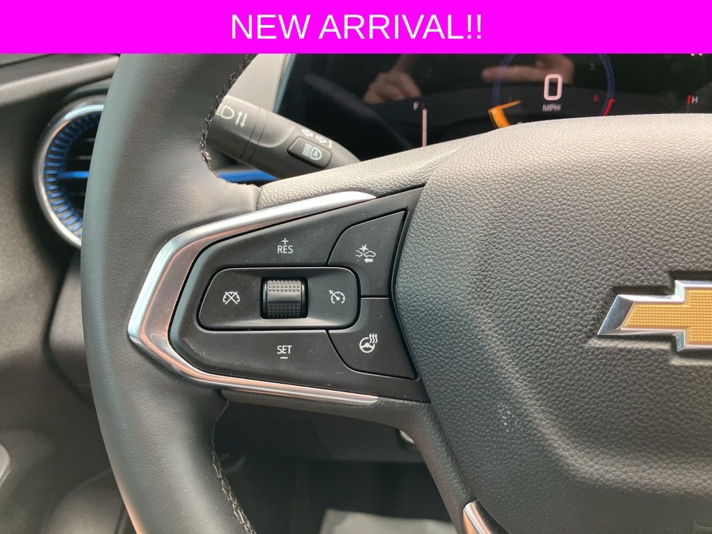 2025 Chevrolet Trax LT photo 17