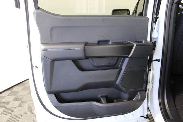 2025 Ford F-150 STX photo 17