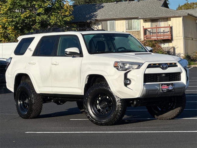 2024 Toyota 4Runner TRD OFF-Road Premium