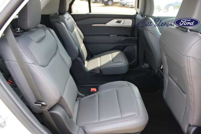 2025 Ford Explorer photo 7