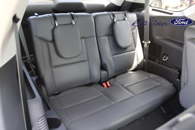 2025 Ford Explorer photo 8