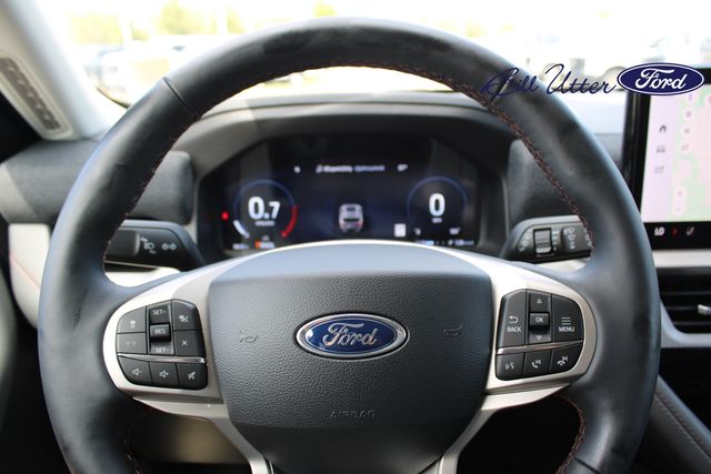 2025 Ford Explorer photo 15