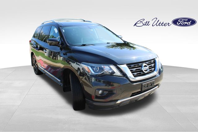 2017 Nissan Pathfinder Platinum photo 3