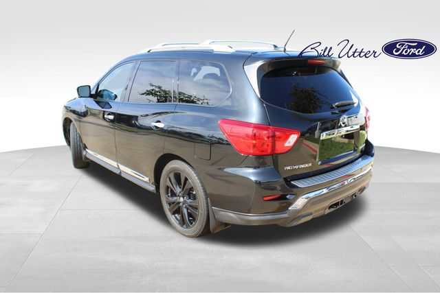 2017 Nissan Pathfinder Platinum photo 7