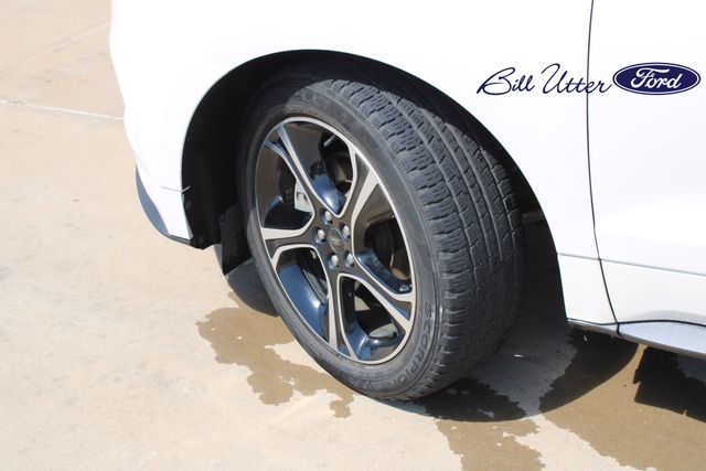 2019 Ford Edge ST photo 9