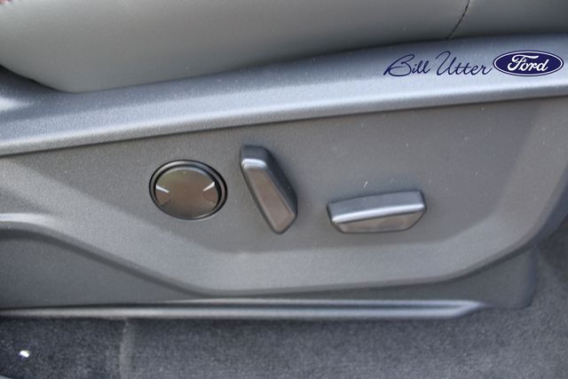 2025 Ford Expedition photo 6