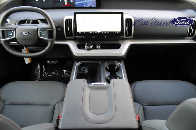 2025 Ford Expedition photo 10