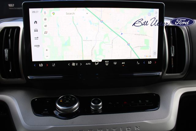 2025 Ford Expedition photo 13