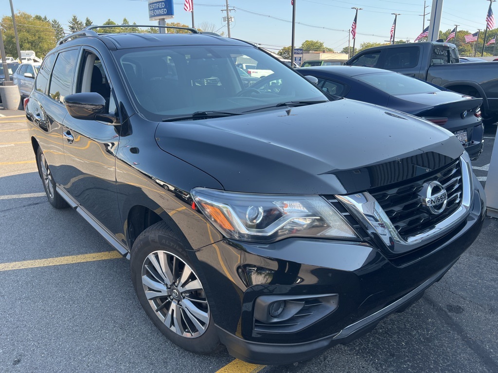 2018 Nissan Pathfinder S photo 2