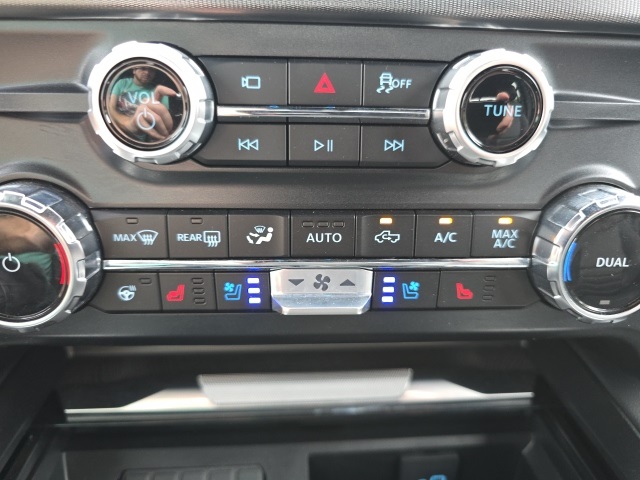 2025 Ford F-250 photo 19