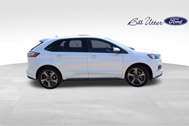 2019 Ford Edge ST photo 4