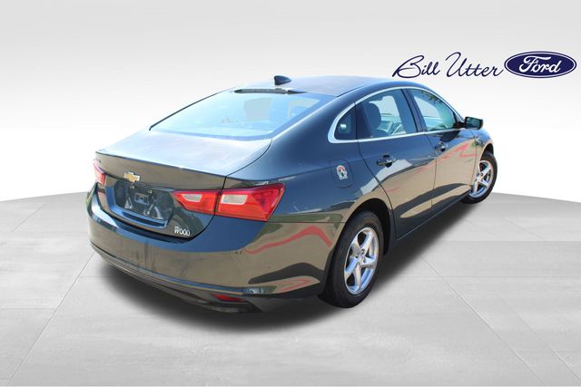 2017 Chevrolet Malibu photo 4