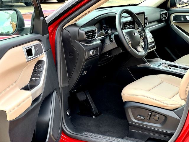 2022 Ford Explorer XLT photo 7