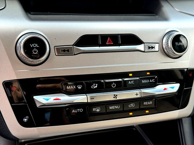 2022 Ford Explorer XLT photo 18