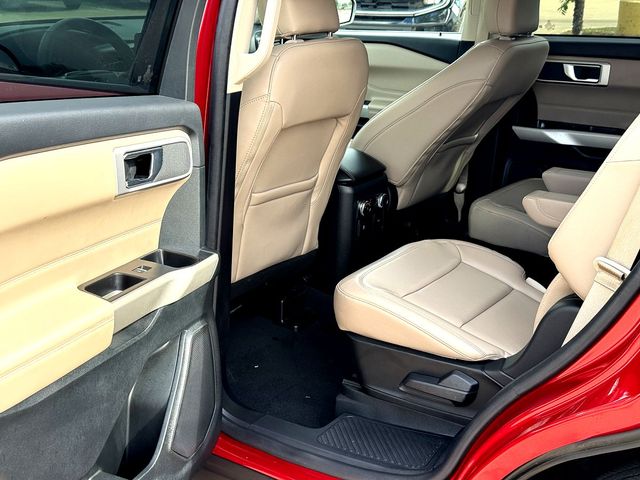 2022 Ford Explorer XLT photo 21