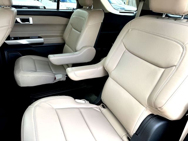 2022 Ford Explorer XLT photo 22