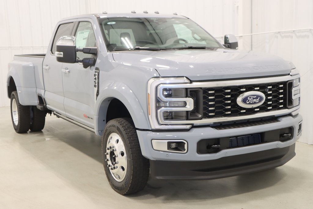 2026 Ford F-450 photo 2