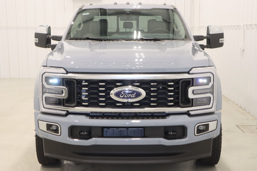 2026 Ford F-450 photo 3
