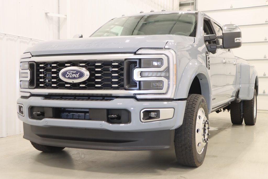 2026 Ford F-450 photo 4