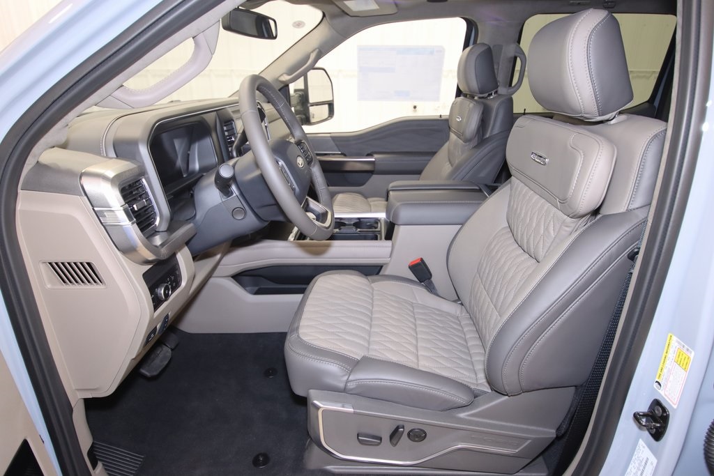 2026 Ford F-450 photo 11
