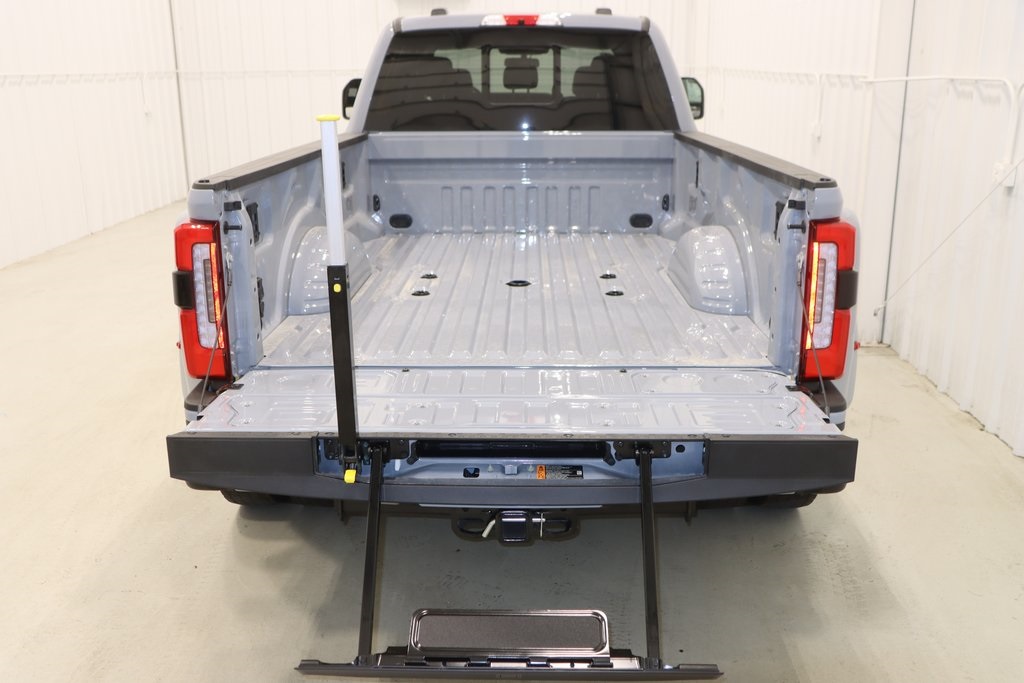 2026 Ford F-450 photo 28