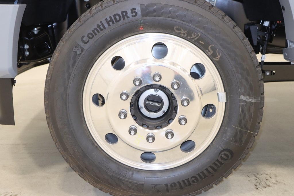 2026 Ford F-450 photo 32