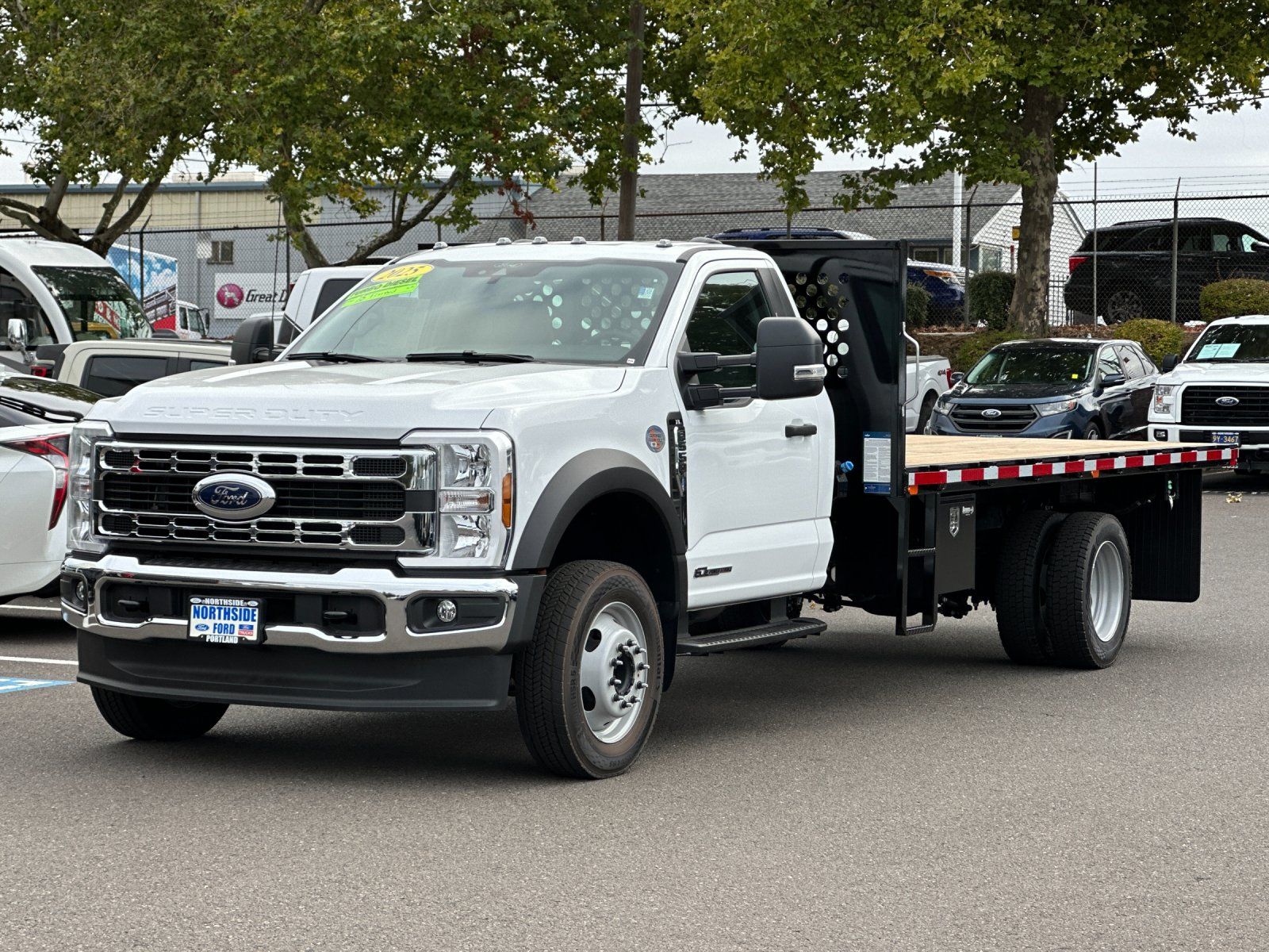 2025 Ford F-550 photo 2
