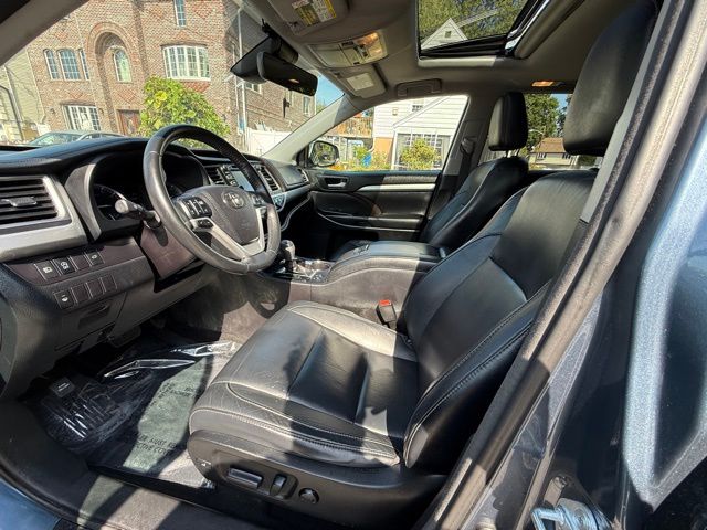 2017 Toyota Highlander SE XLE photo 17