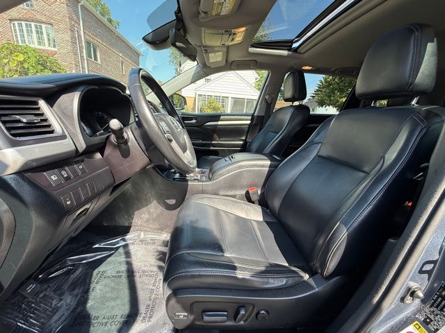 2017 Toyota Highlander SE XLE photo 18