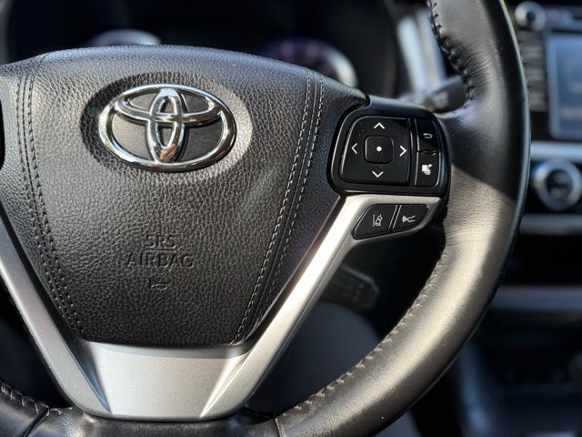 2017 Toyota Highlander SE XLE photo 36