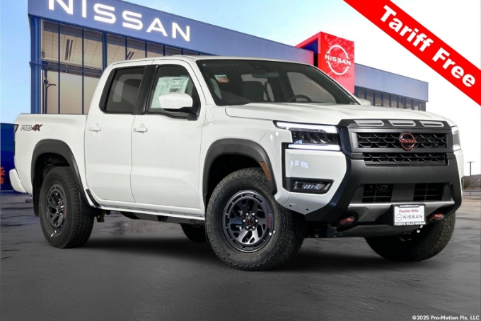 2025 Nissan Frontier PRO-4X's photo