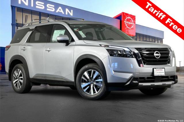 2025 Nissan Pathfinder SL