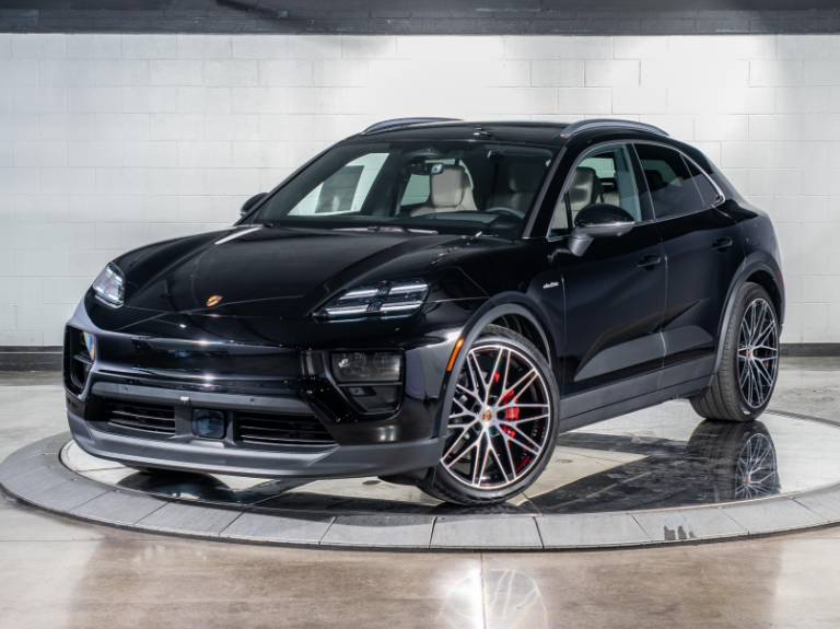 2025 Porsche Macan Electric 4S