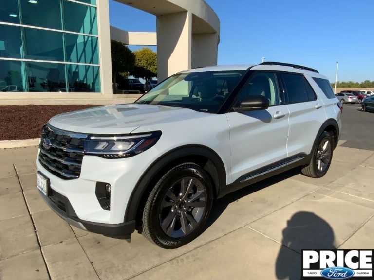 2025 Ford Explorer Active