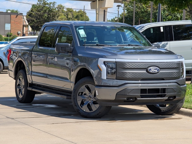 2025 Ford F-150 Lightning Flash
