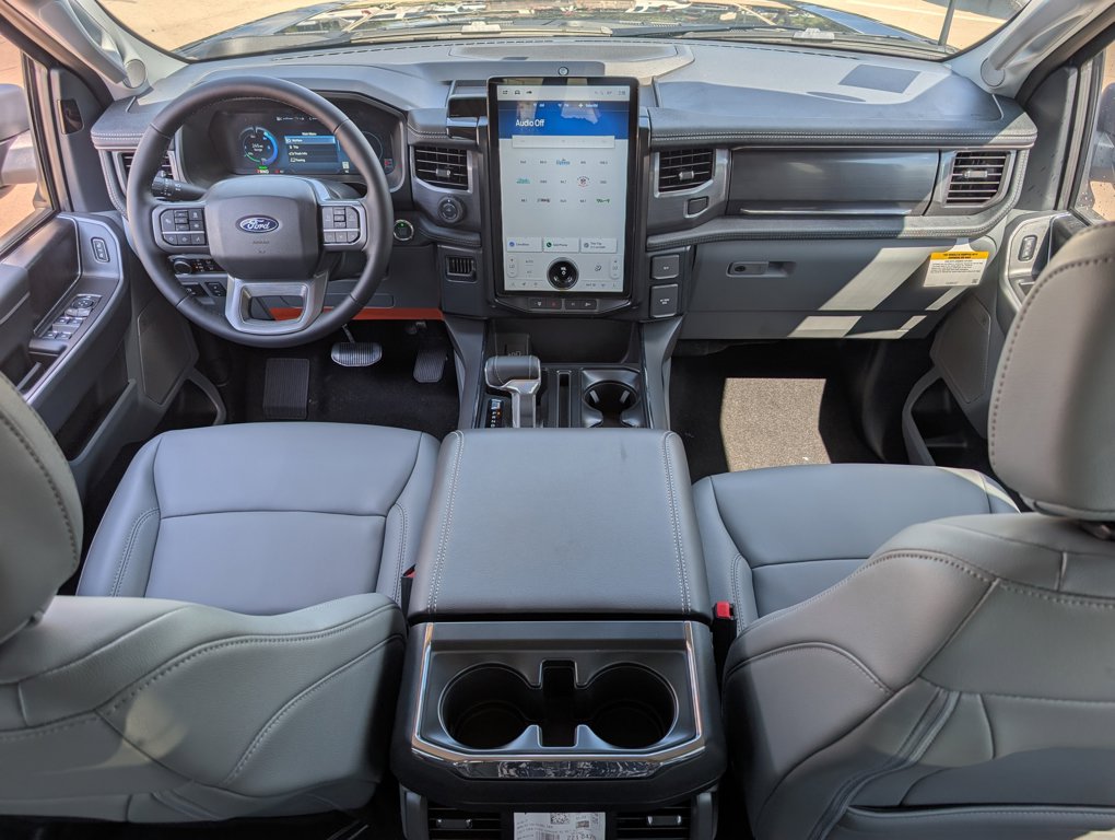 2025 Ford F-150 Lightning photo 7