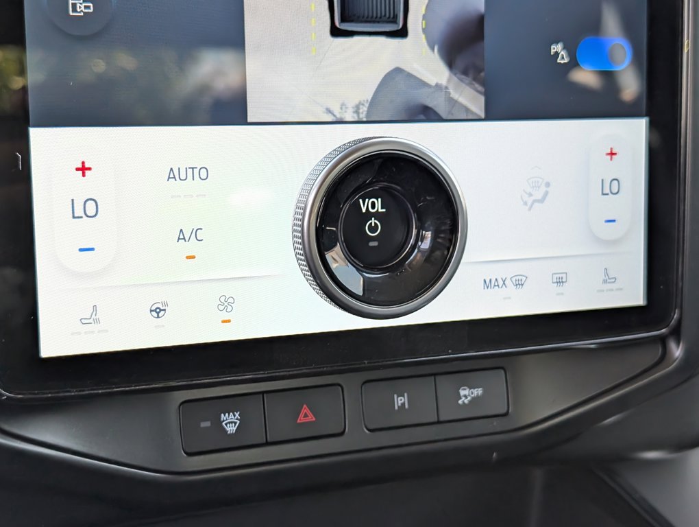 2025 Ford F-150 Lightning photo 14