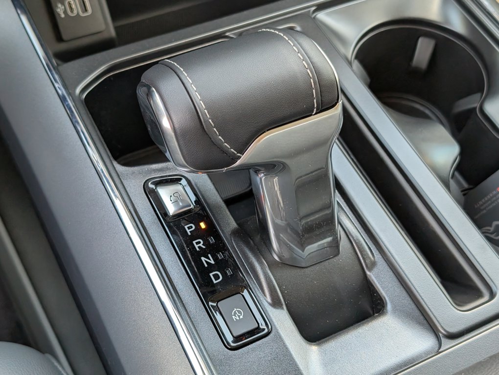 2025 Ford F-150 Lightning photo 16