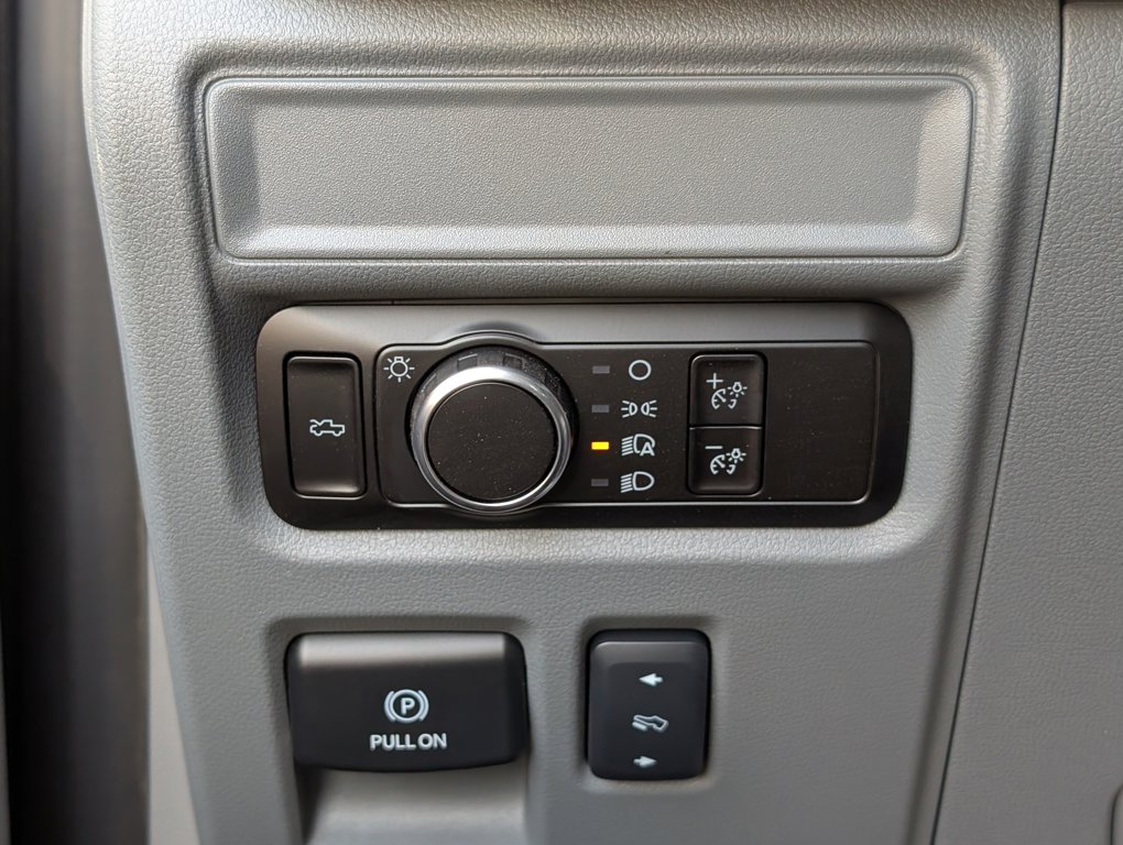 2025 Ford F-150 Lightning photo 18