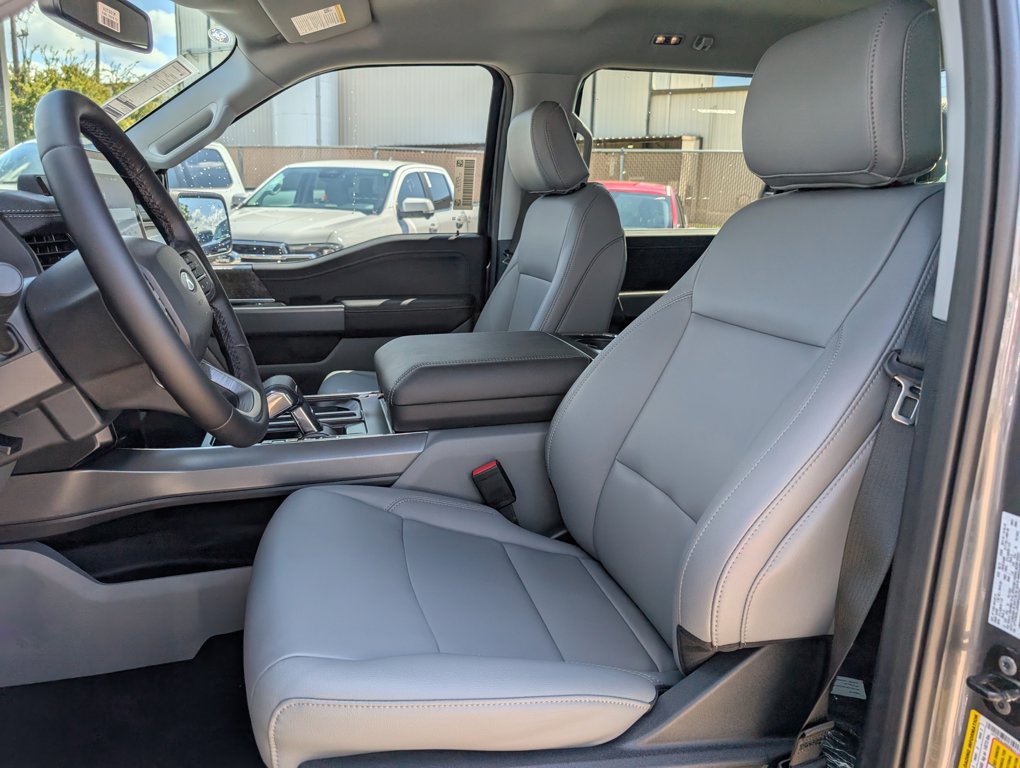 2025 Ford F-150 Lightning photo 20