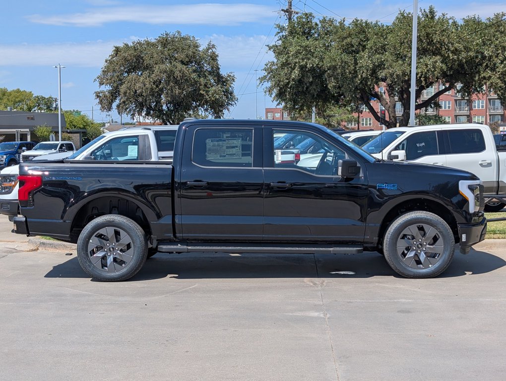 2025 Ford F-150 Lightning photo 25