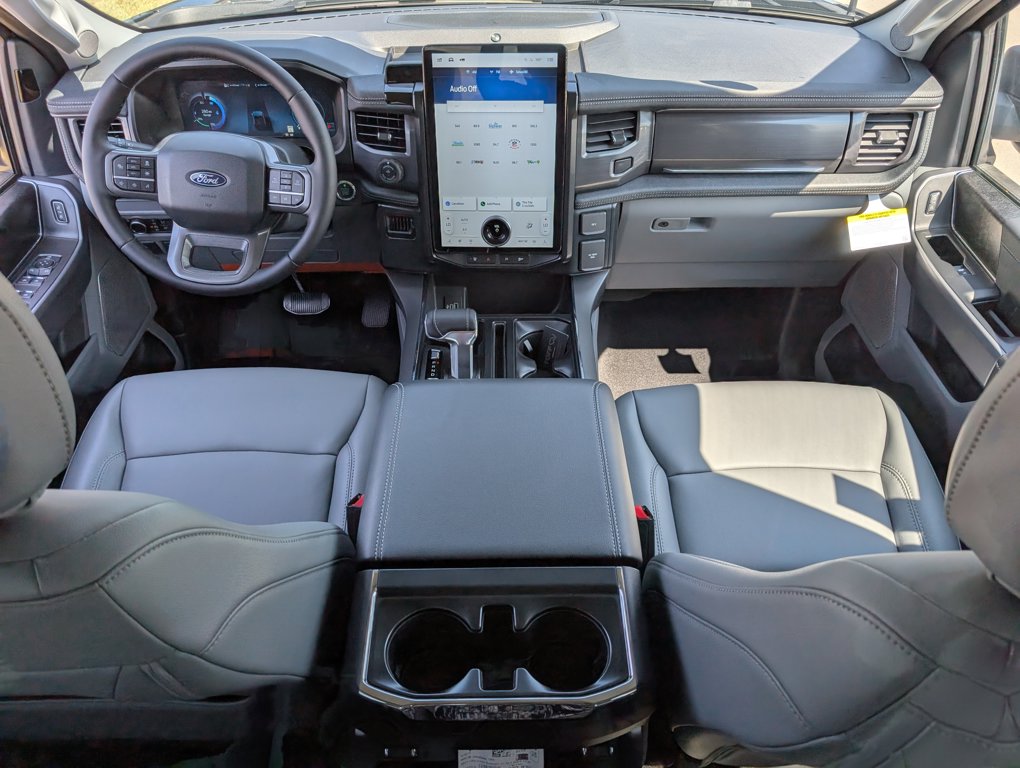 2025 Ford F-150 Lightning photo 8