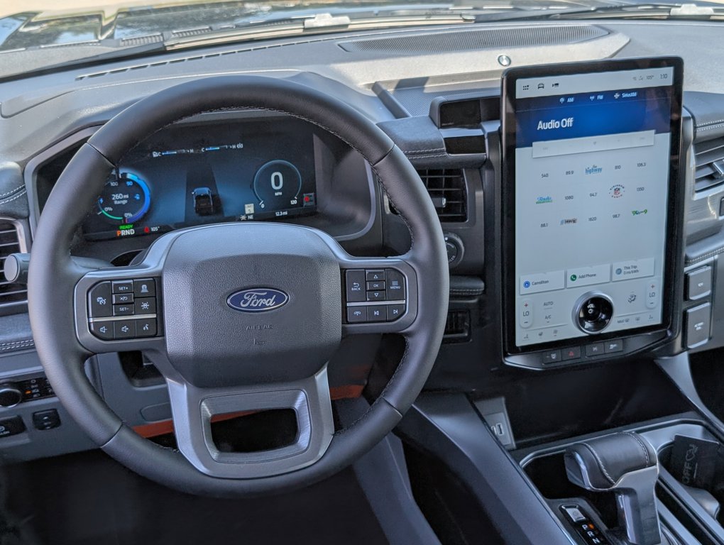 2025 Ford F-150 Lightning photo 9
