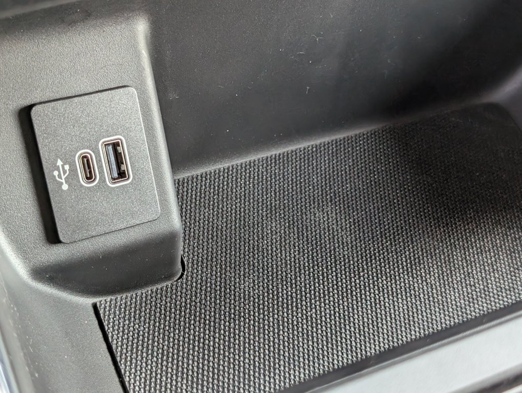 2025 Ford F-150 Lightning photo 16
